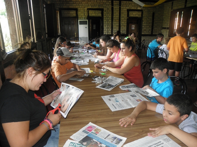  Crafts and workshops in the camp 